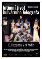 divadelní představení na jevišti